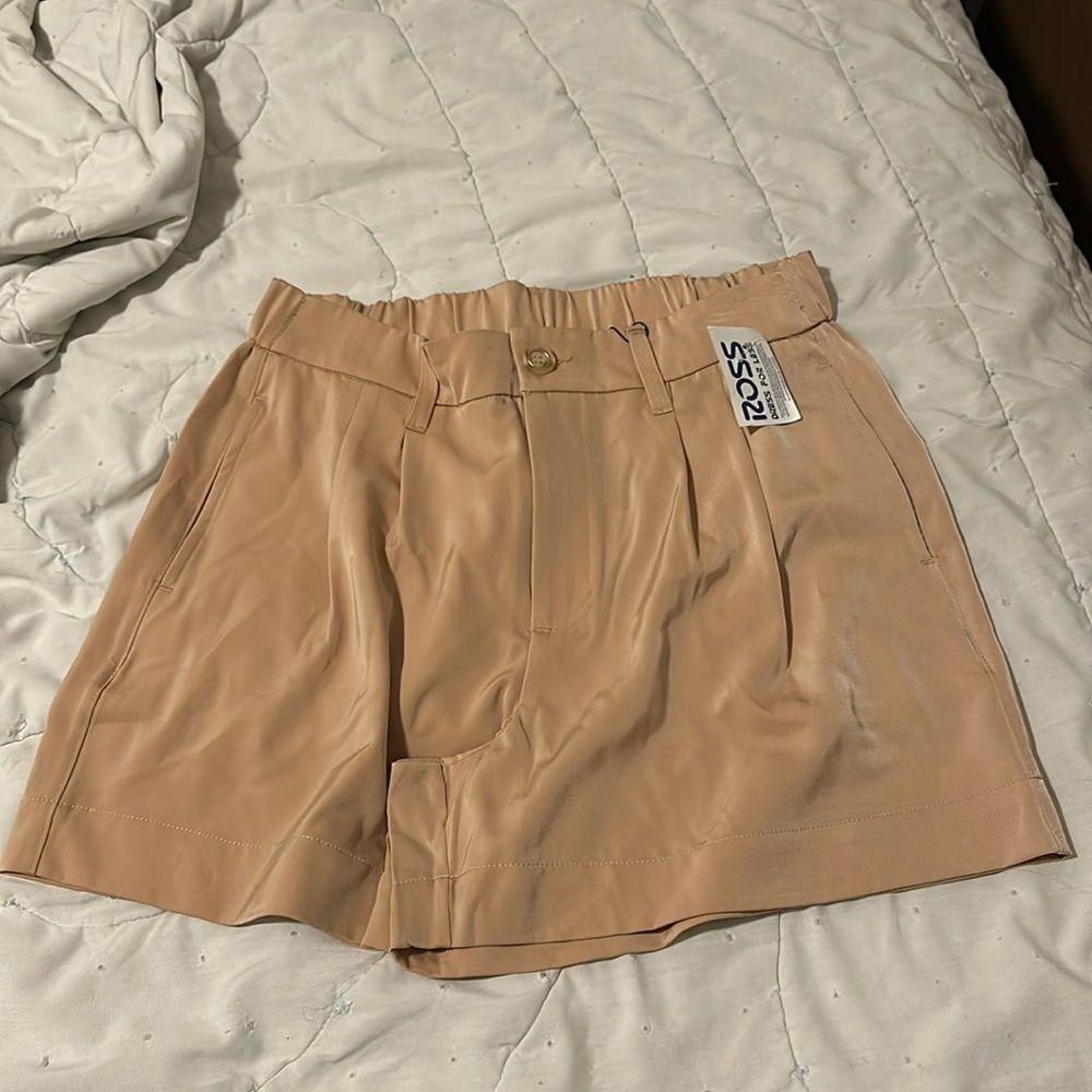 Dictionary medium 8 to 10 shorts brand new tags